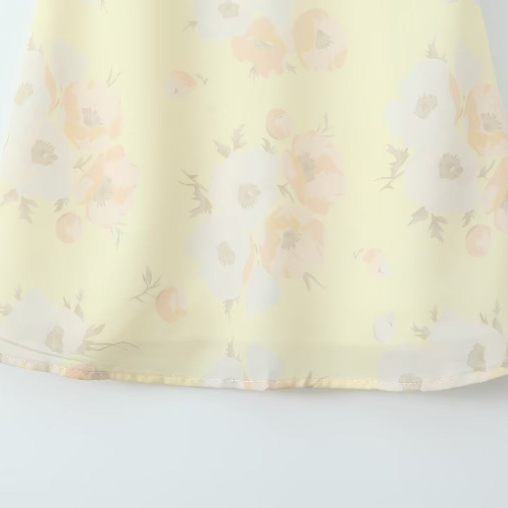 Dame legende sommerkjole med rynkedetaljer og blomsterdesign Stilla