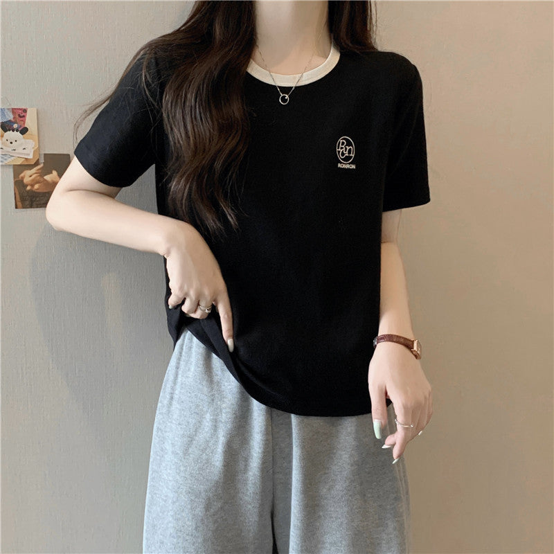 Femme Relaxed Fit Ribbomuld T-Shirt med kontrastbånd Stilla