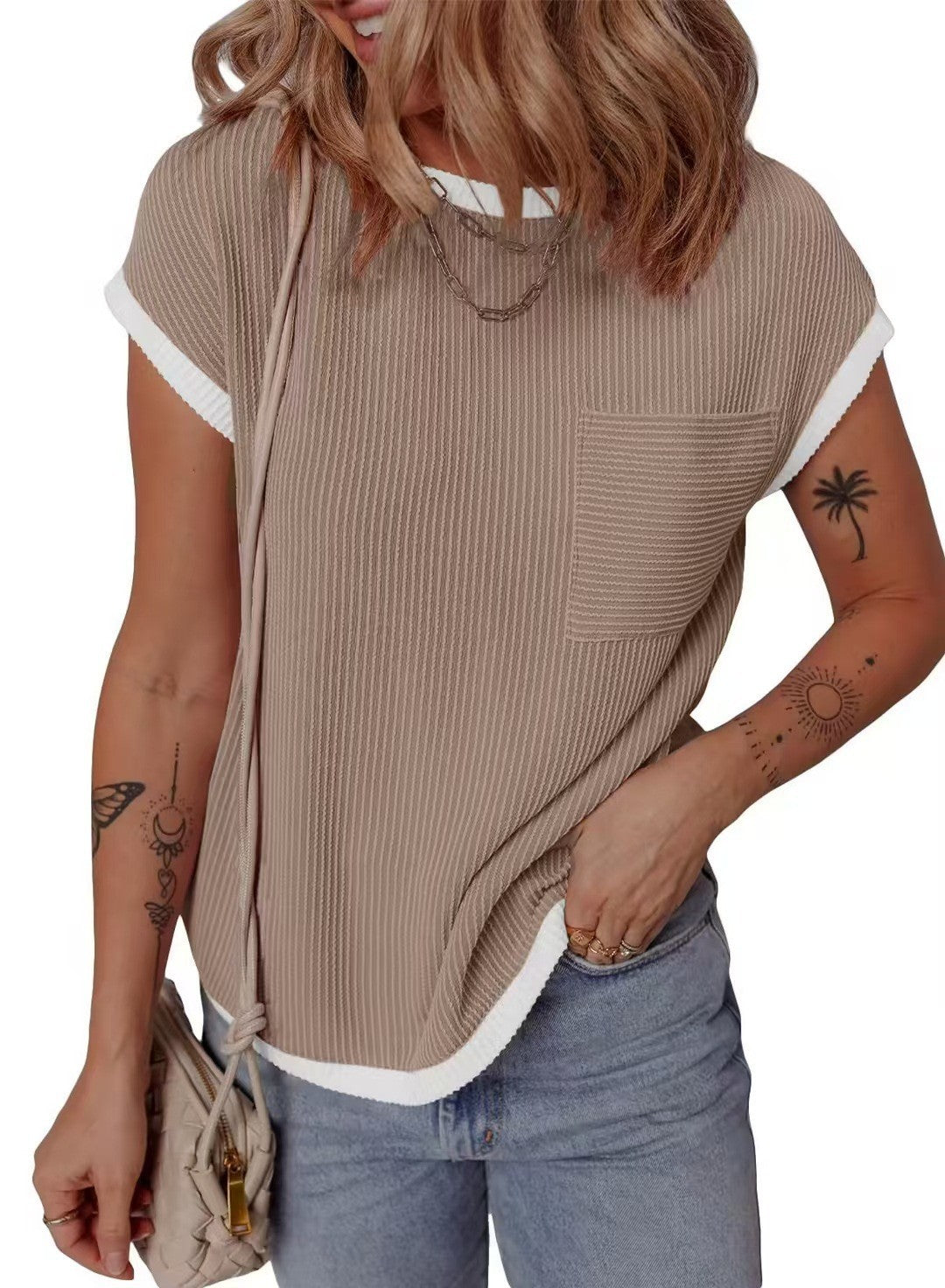Dame afslappet T-shirt med struktureret overflade og brystlomme Stilla