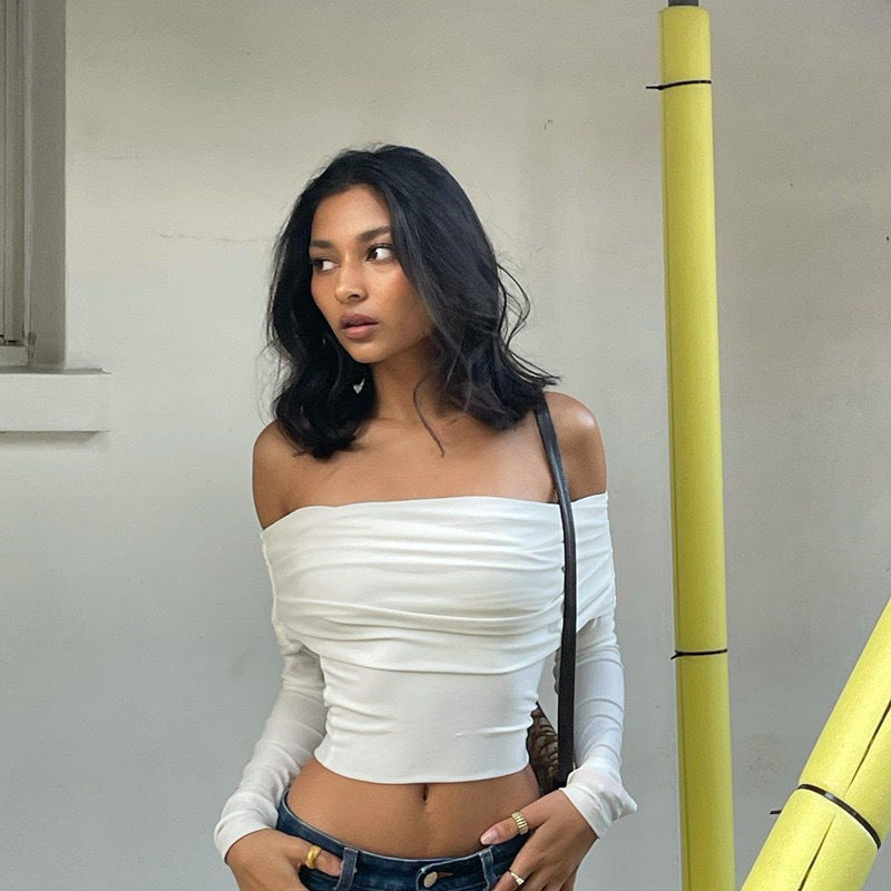 Dame off-shoulder skjorte med rynkede detaljer Stilla