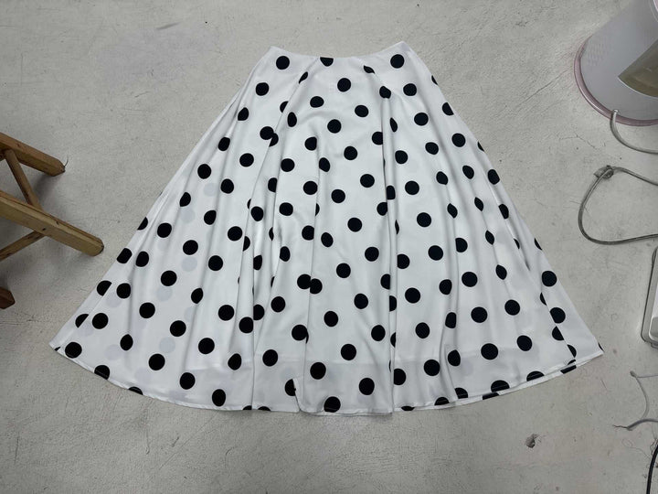 Dame Maxiskørt med iøjnefaldende polka-dot mønster og voluminøs snit Skovae