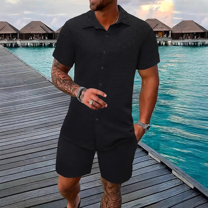 Herre fritidsdragt med struktureret overdel og shorts Stilla