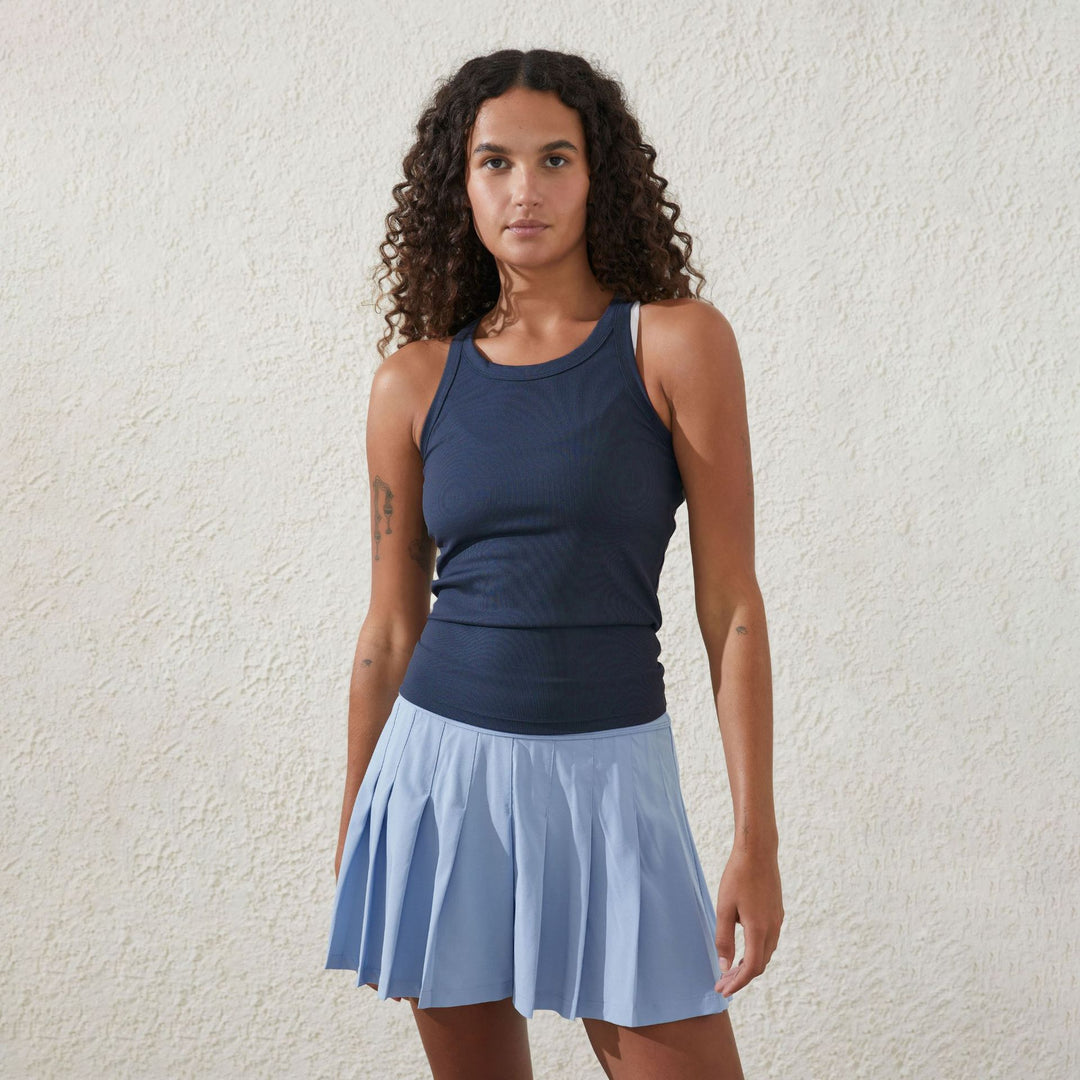 Dame Sporty Tanktop med figursyet snit og åndbar teknologi Stilla