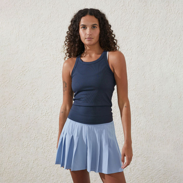 Dame Sporty Tanktop med figursyet snit og åndbar teknologi Stilla