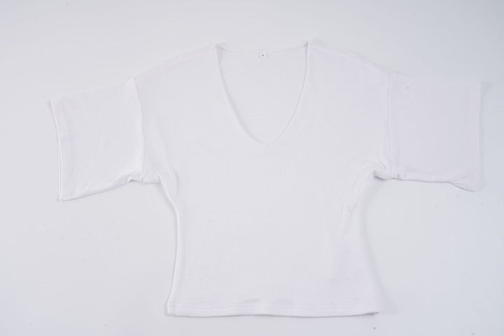 Dame afslappet cropped t-shirt med v-udskæring og oversized ærmer Skovae