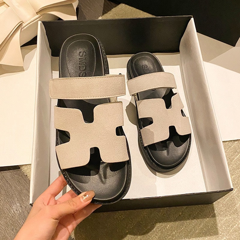 Kvinder Slide Sandaler med stilfuldt udskæringsdesign Stilla