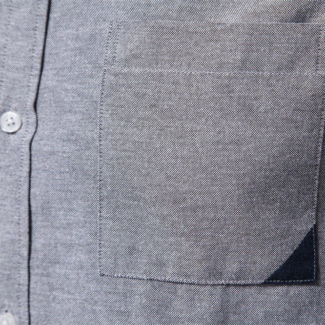 Herre Button-Down Skjorte med moderne skulderdesign og praktisk brystlomme Stilla