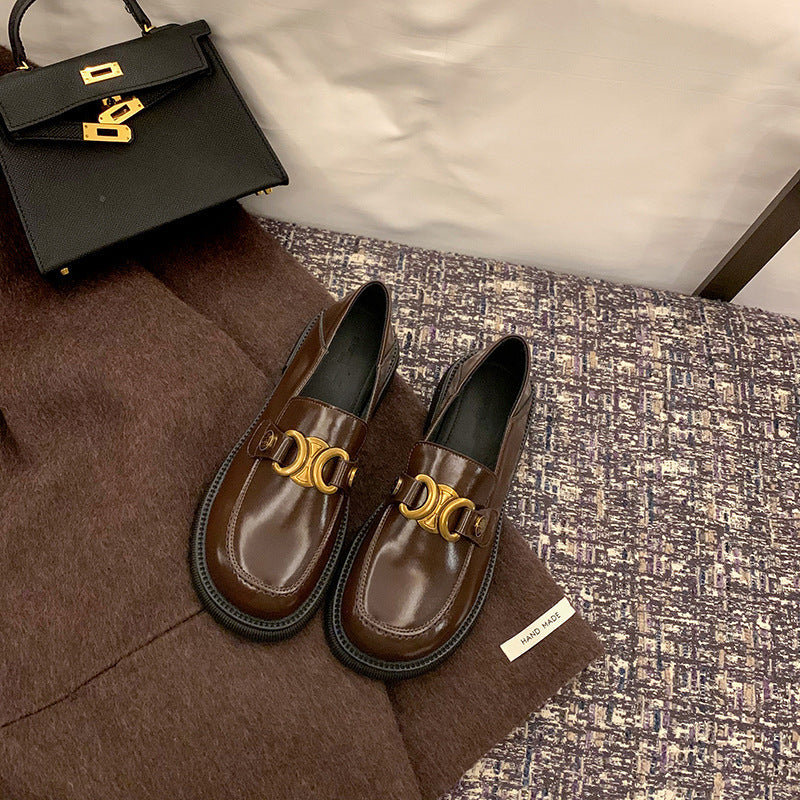 Dame Elegant Læder Slippers med dekorative gyldne accenter Stilla