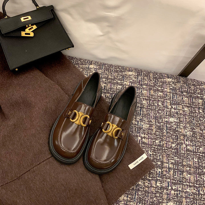 Dame Elegant Læder Slippers med dekorative gyldne accenter Stilla