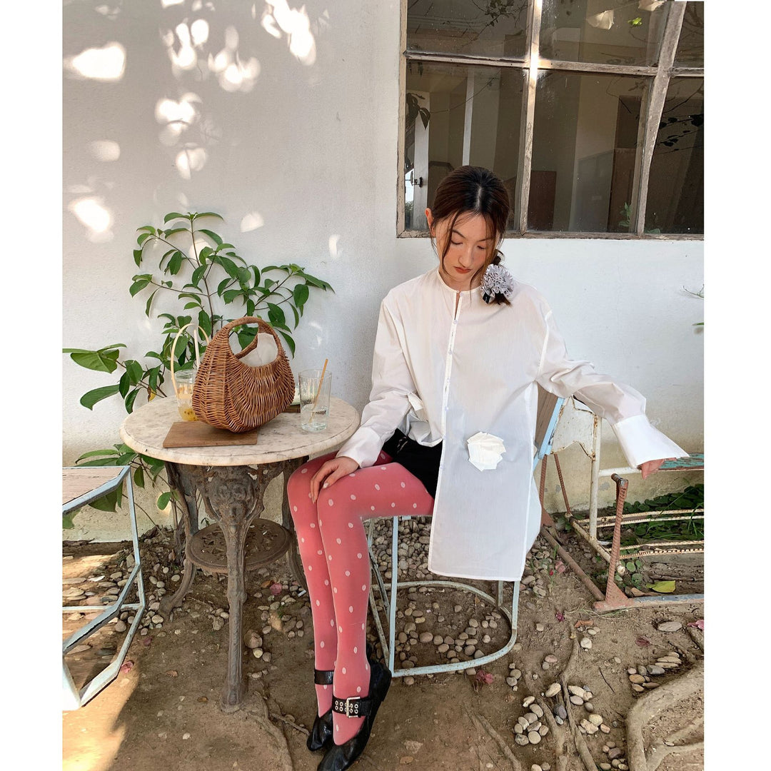 Dame Oversized Bluse med innovative plissé detaljer og dekorativ kant Stilla