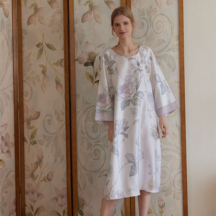 Dame elegant natkjole med floralt print og silkeagtigt stof Stilla