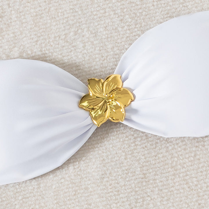 Dame Bandeau-bikini med elegant guldspringlås Skovae