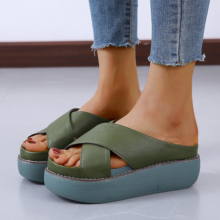 Dame Plateau-sandaler med krydset remdesign og skridsikker sål Stilla