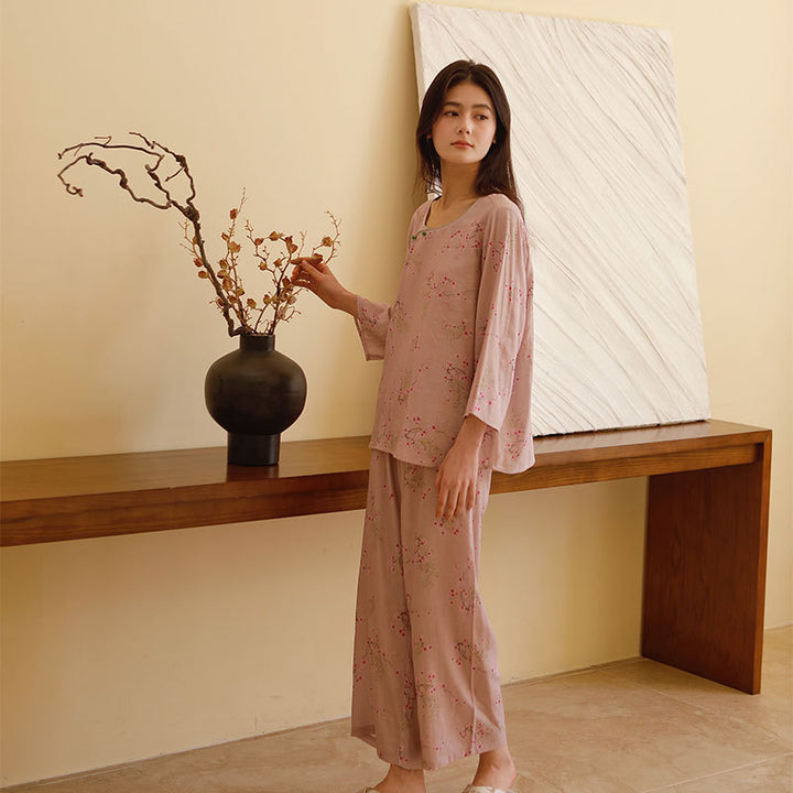 Dame Pyjama-sæt med blomstret design og behagelige, åndbare stofegenskaber Stilla