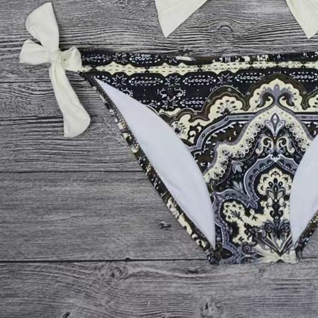 Dame Triangel-Bikini med elegant bindebånd og ekstravagant mønster Skovae