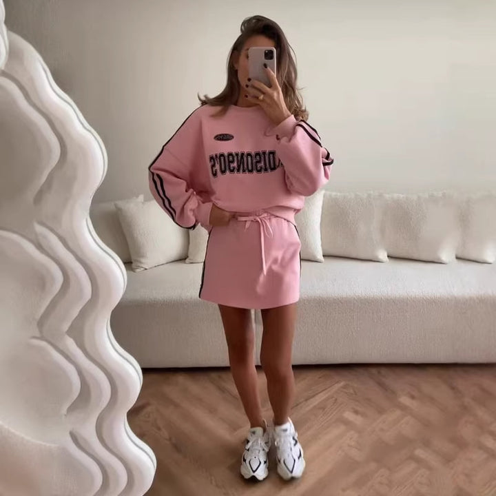 Kvinders sporty sweatshirtkjole med løs pasform og elastisk talje Skovae