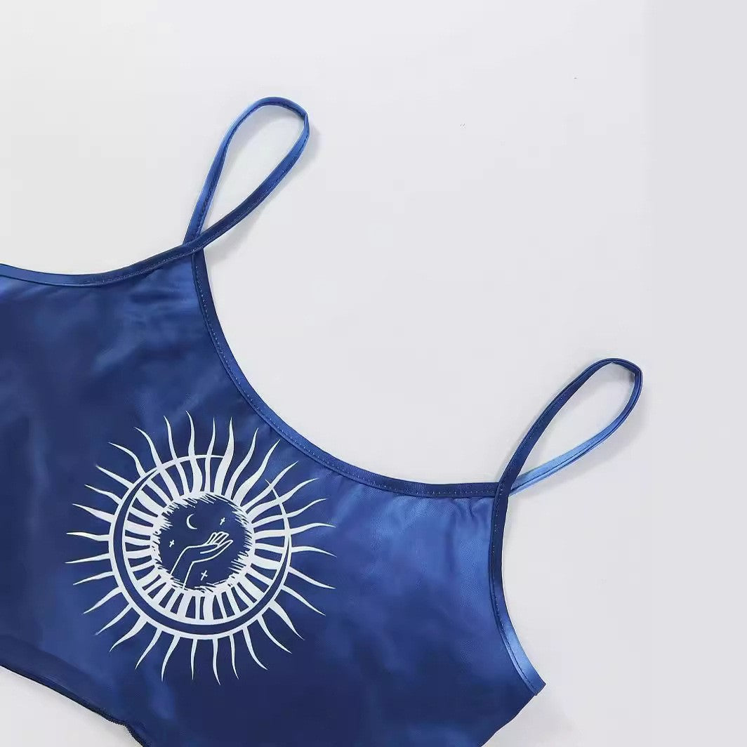 Dame Satin Pyjamasæt med legende måne- og solmotiver Stilla