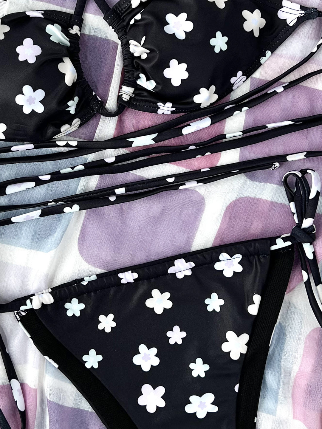 Dame Triangel-Bikini med legende blomster-mønster og justerbare stropper Stilla