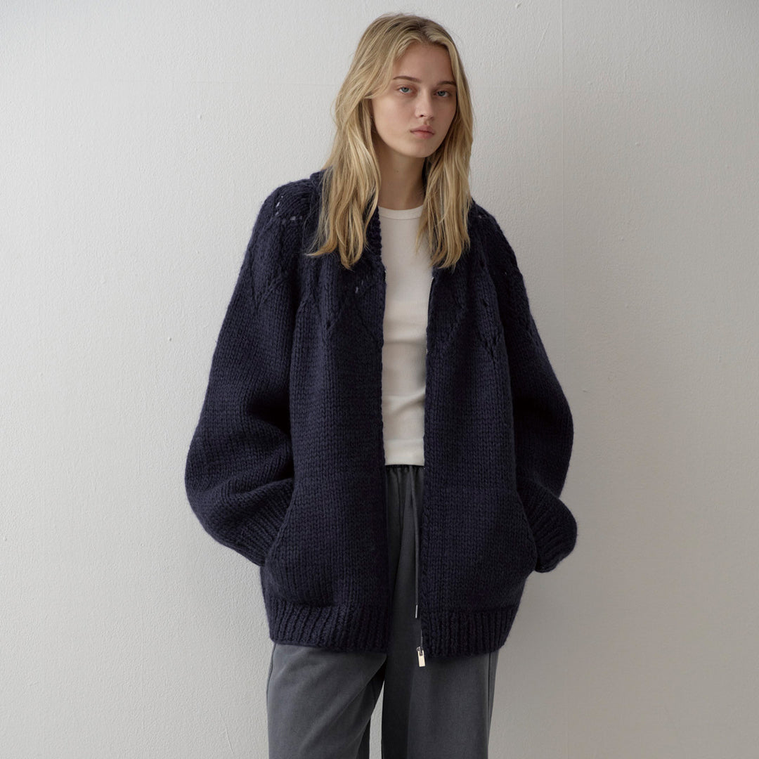 Kvinders chunky strik cardigan med tidløst design og moderne detaljer Stilla