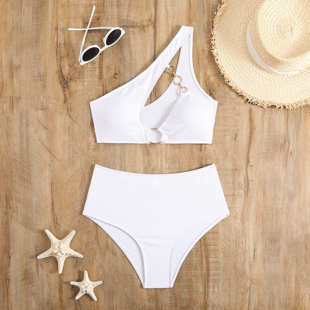Dame bikini-sæt med asymmetrisk strop og elegant ringdetalje Stilla