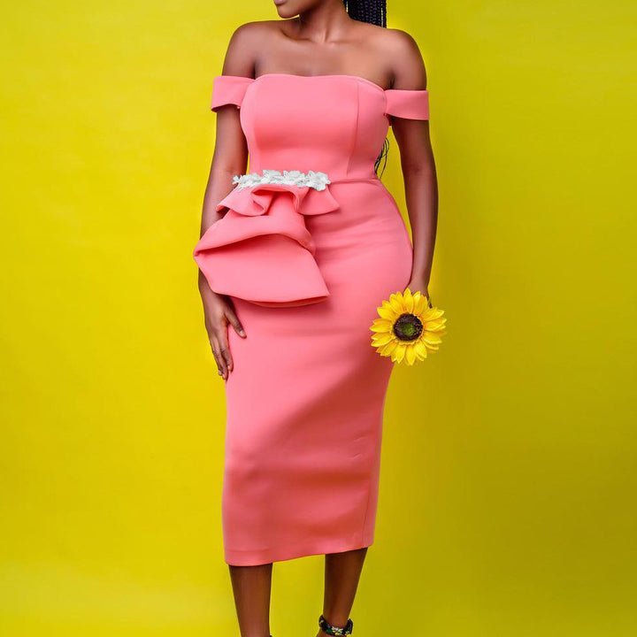 Dame Etuikjole med Off-Shoulder Design og elegant Rüschenapplikation Stilla