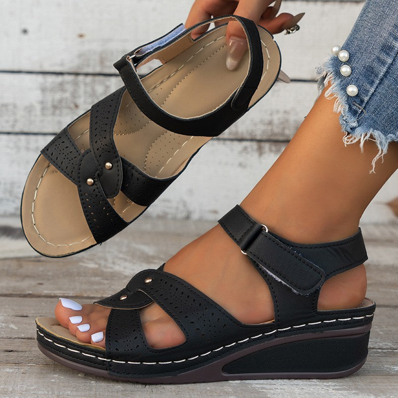 Dame mode kile sandals med raffineret rem-design Stilla