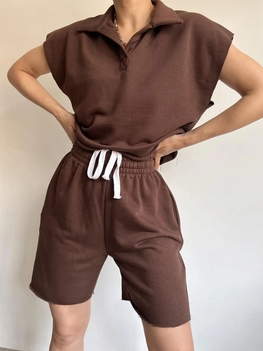 Kvinders casual fritidssæt med høj krave og elastiske shorts Skovae