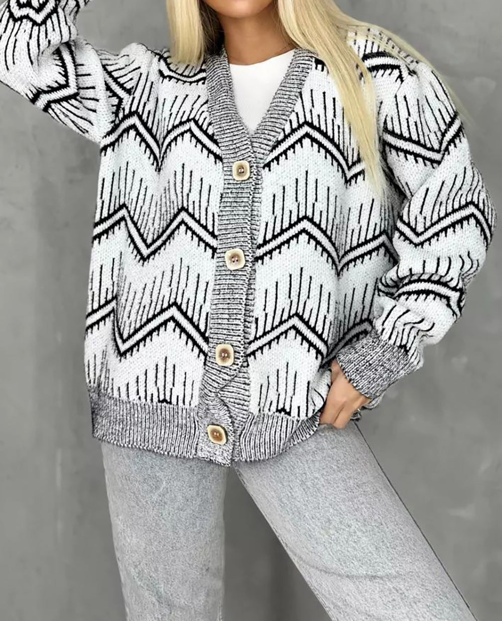Kvinders cardigan med zigzag mønster og knap detaljer Stilla