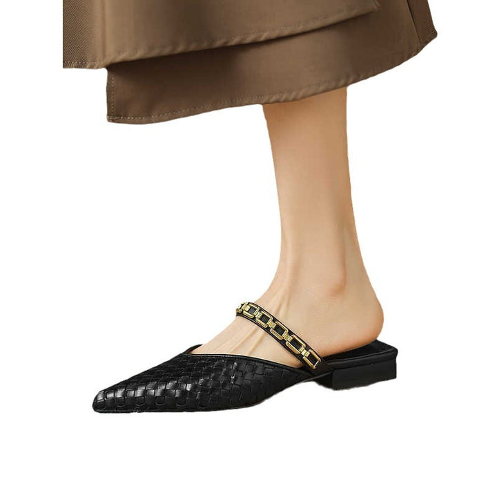 Femme Chic Vævet Slingback Flade med Kædedetalje Stilla
