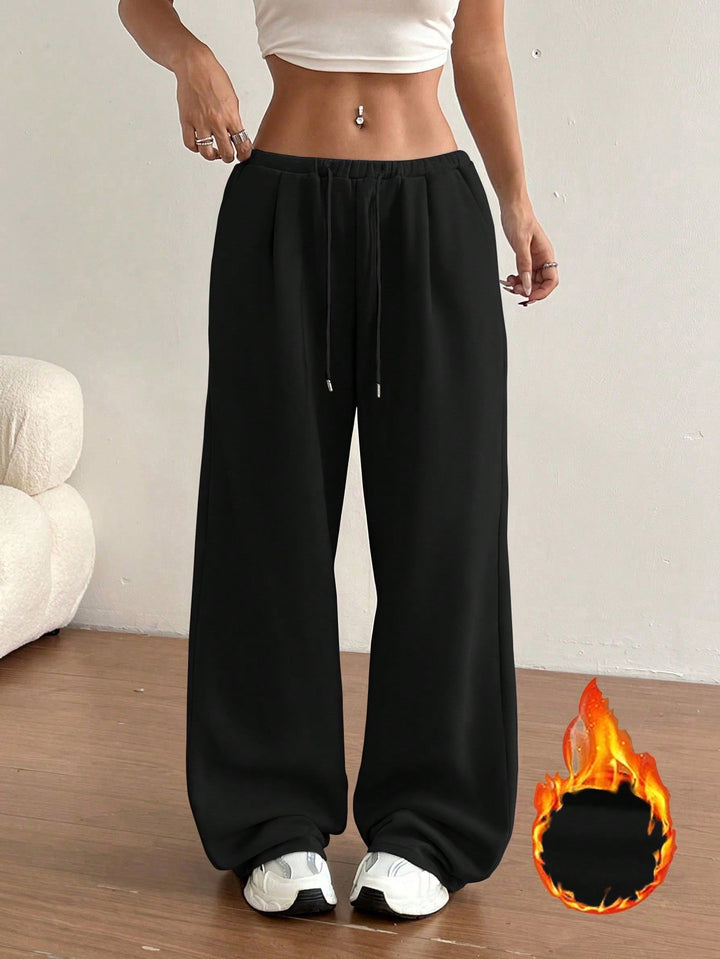 Kvindernes komfortable sweatpants med en afslappet skæring og sidelommer Stilla