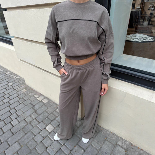 Kvinders sporty top og bukser sæt med elastisk liv og kontrast syninger