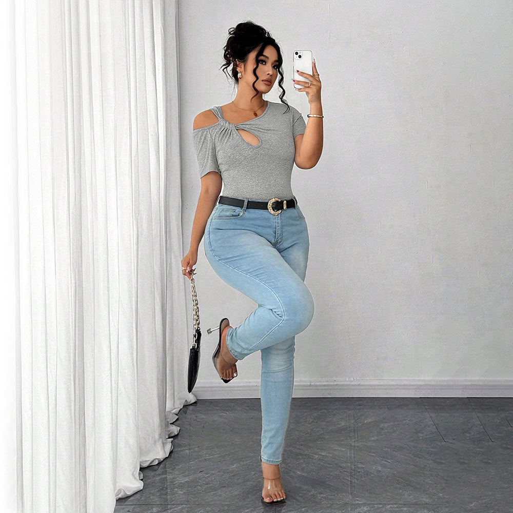 Dame figursyet kortærmet skjorte med innovativt snit og nøgle-detalje Stilla