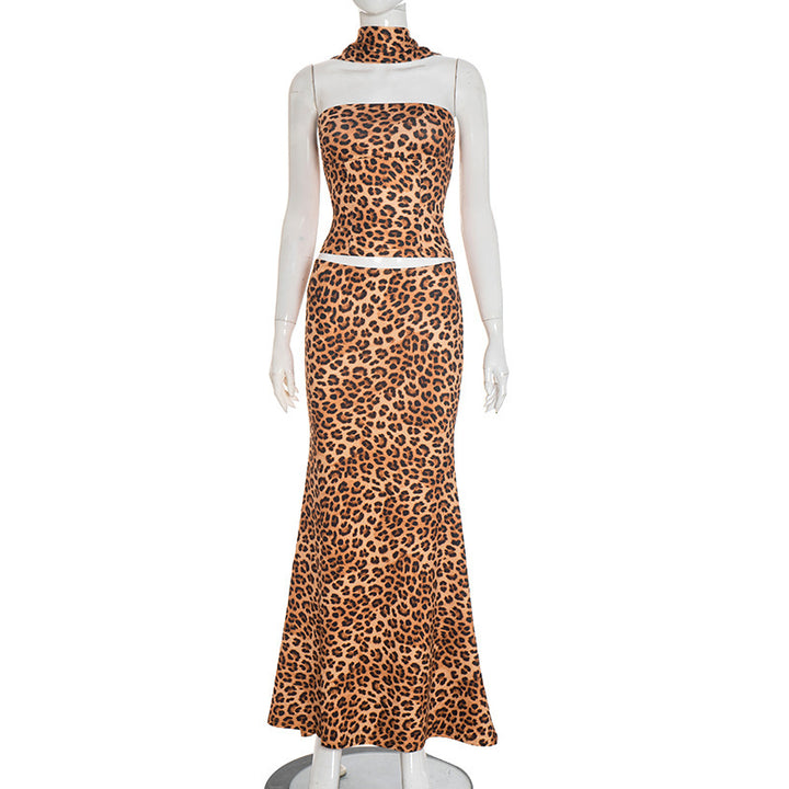 Dame maxikjole med figursygt stof og elegant leopardmønster Skovae