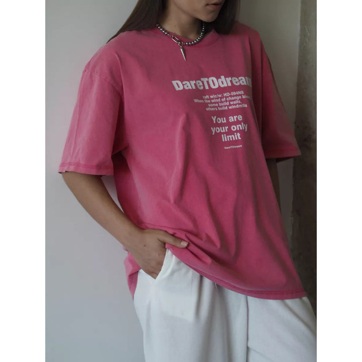Dame T-shirt med inspirerende citatdesign Stilla