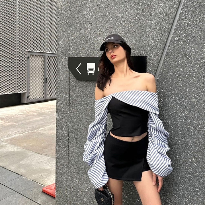 Dame Off-Shoulder Top med voluminøse flæseærmer og stribet design Stilla