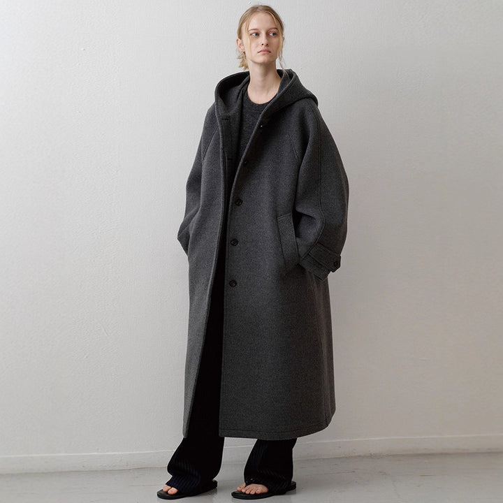 Kvinders elegante oversized jakke med hætte og praktiske lommer Stilla