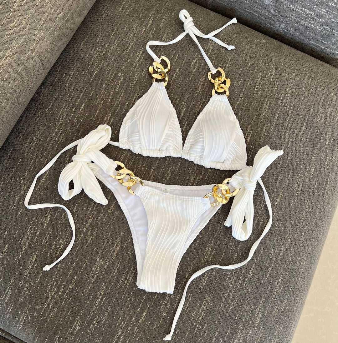 Dame Bikini-sæt med raffinerede plissé-detaljer og gyldne accenter Stilla