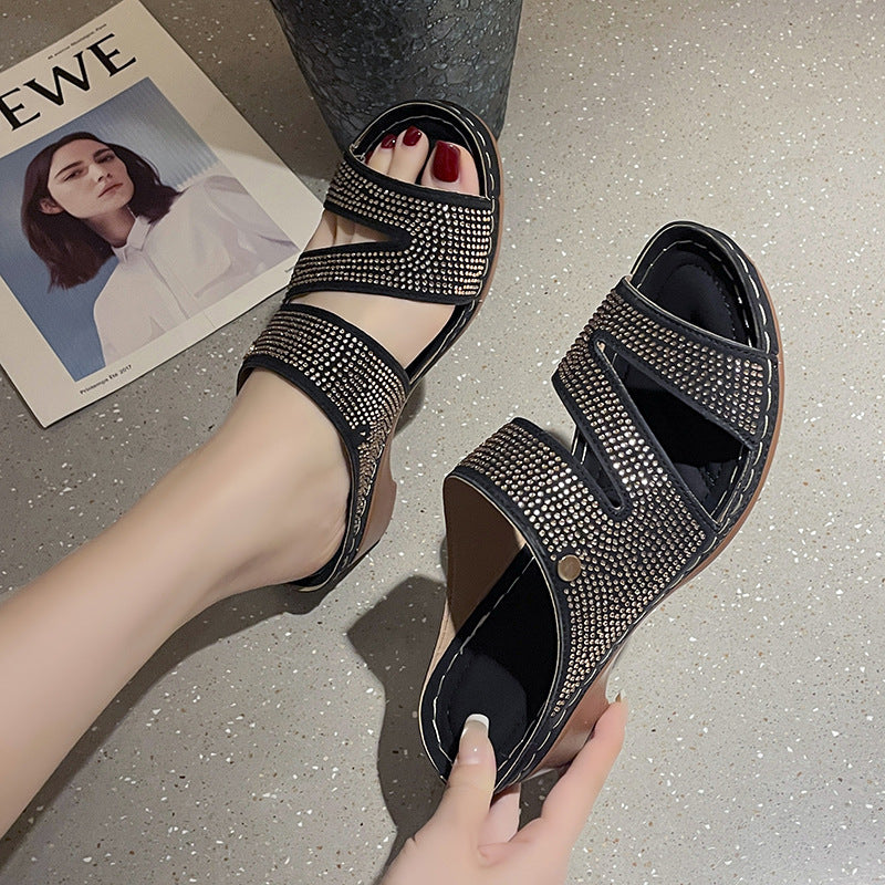 Dame Strass-sandaler med moderne krydsbånd-design og komfortabel indersål Stilla