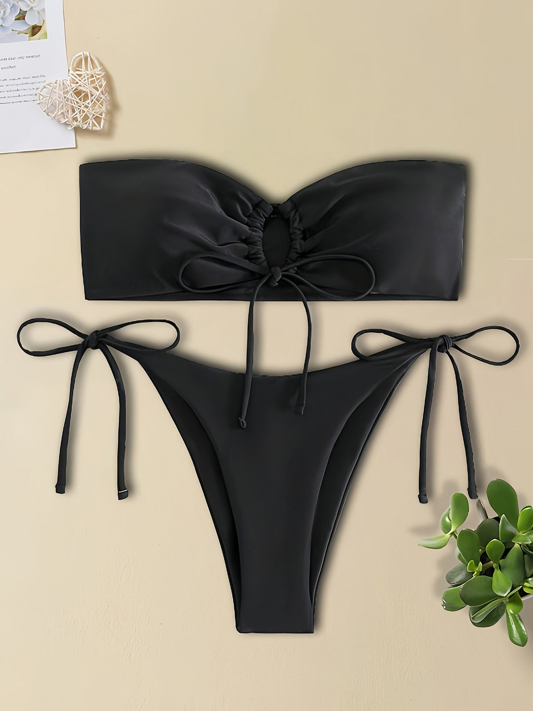 Dame Bandeau-bikini med legende bånd og hel top Stilla