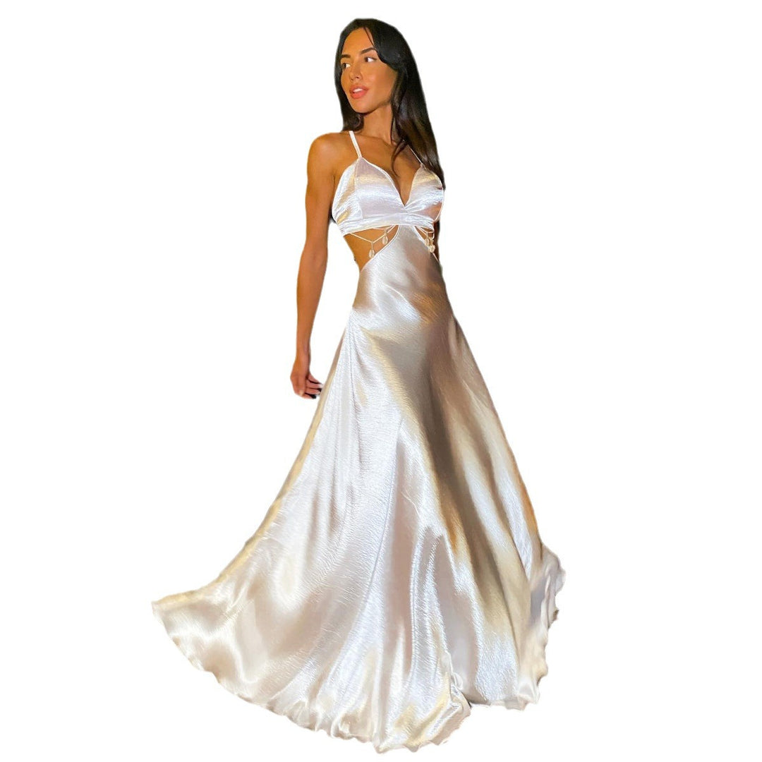 Dame Maxikjole med sexy cut-out-detaljer og elegant wrap-design Stilla