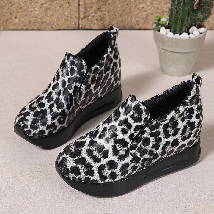 Dame Sneakers med moderne leopardmønster og skridsikker sålekonstruktion Stilla