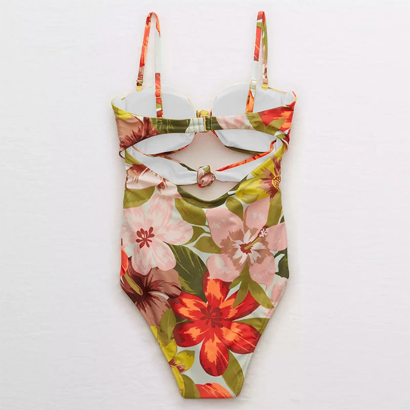 Dame Bandeau-badedragt med blomstermotiv og stilfulde snørredetaljer Stilla
