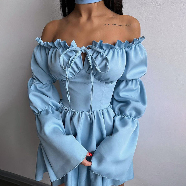 Dame Flirty Off-Shoulder Mini Kjole med Flæsekant Stilla