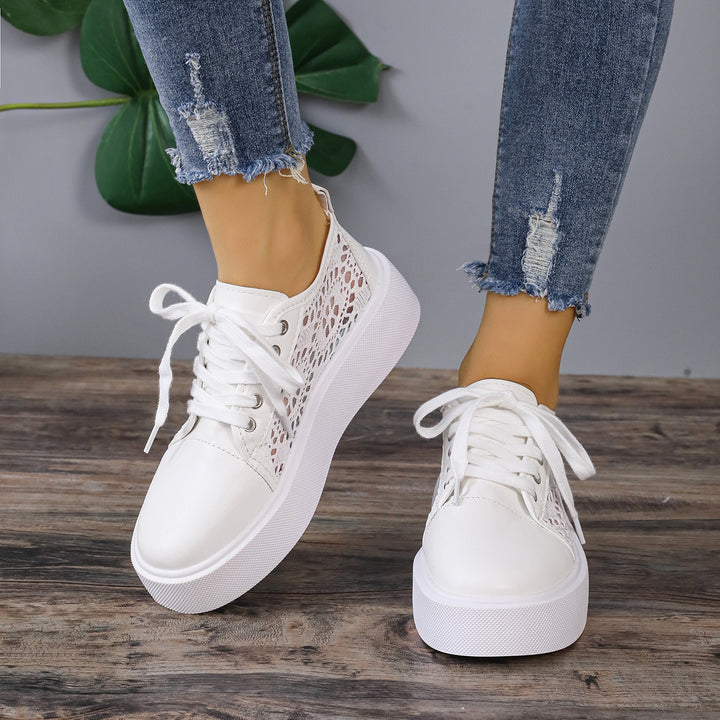 Dame Sneakers med luftig spids-overflade og komfortabel kile sål Stilla
