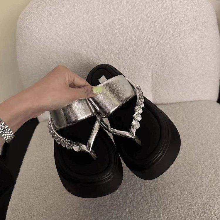 Dame plateau flip-flops med glitrende remdesign og komfortabelt fodseng Stilla