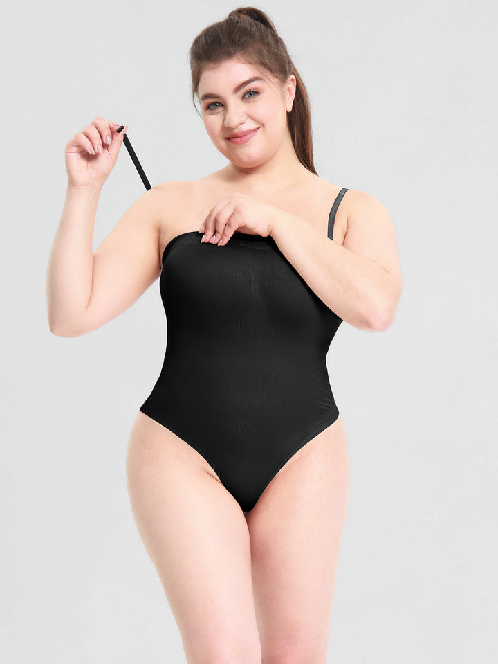 Dame en-delt badesuit med justerbare stropper og elegant push-up-effekt Stilla