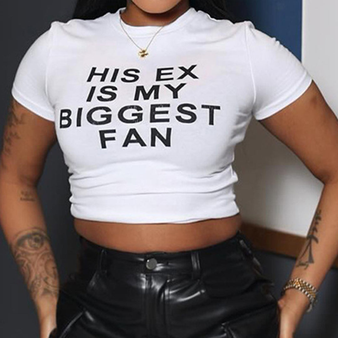 Dame crop-top med sjov tekst og figursyet snit Skovae