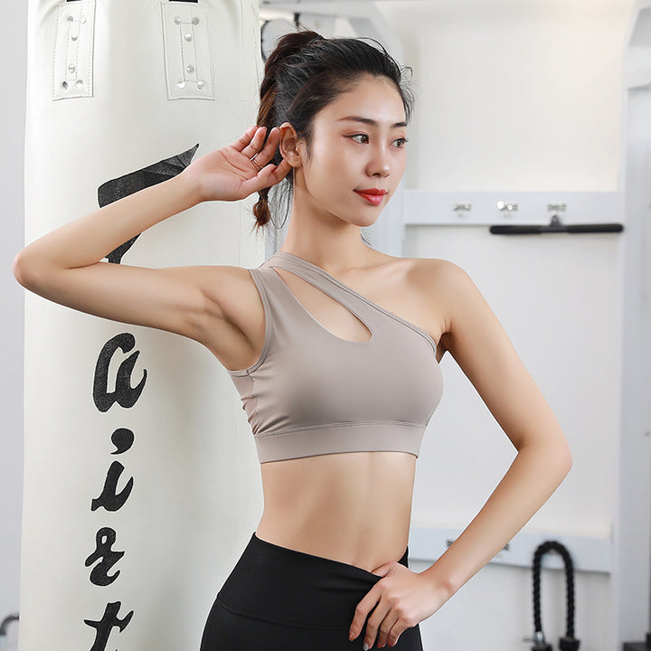 Dame Sport BH med asymmetrisk design og innovativt cut-out Stilla