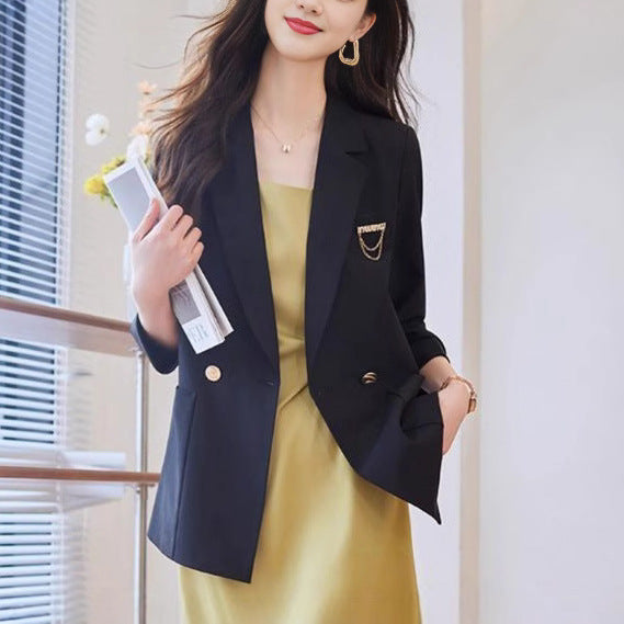 Dame mode blazer med elegante knapdetaljer Stilla