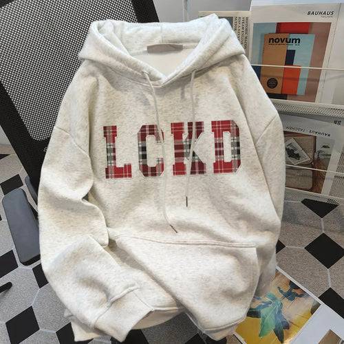 Kvindernes hætteh sweatshirt med trendy påskrift Stilla